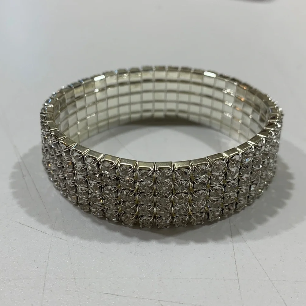 Rhinestone bracelets stretch, two pack NWT